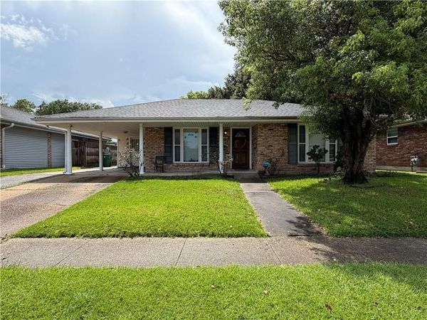 732 HUCKLEBERRY Lane , Terrytown, LA 70056