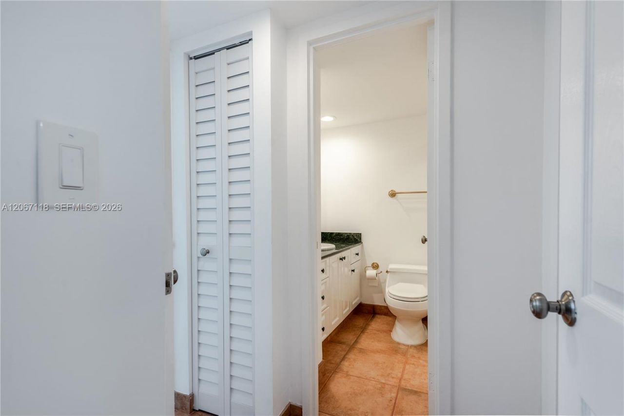 3180 S Ocean Dr , Unit 310, Hallandale Beach, FL 33009 Photo
