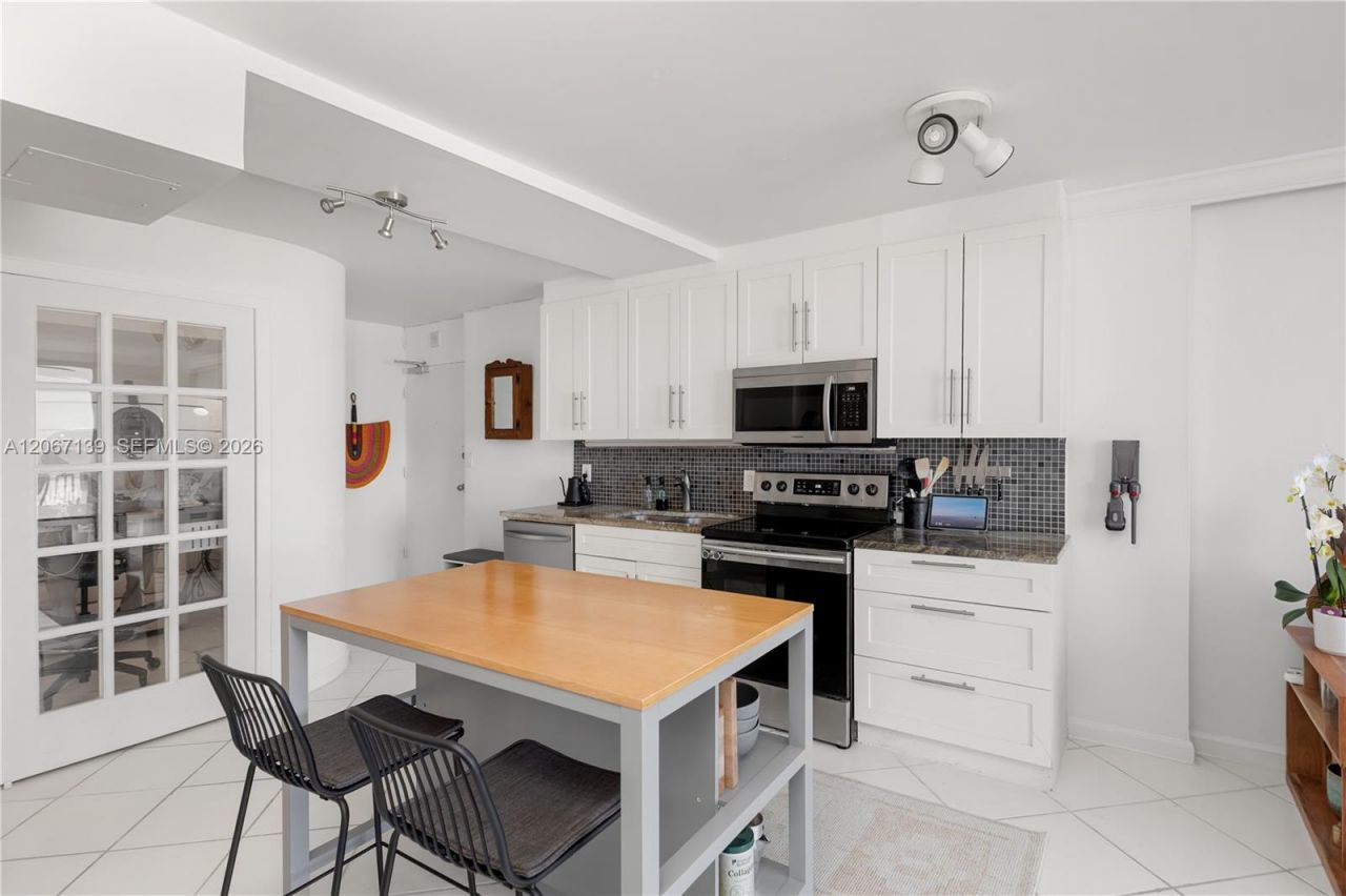 401 Ocean Dr, Unit 316, Miami Beach, FL 33139 Photo