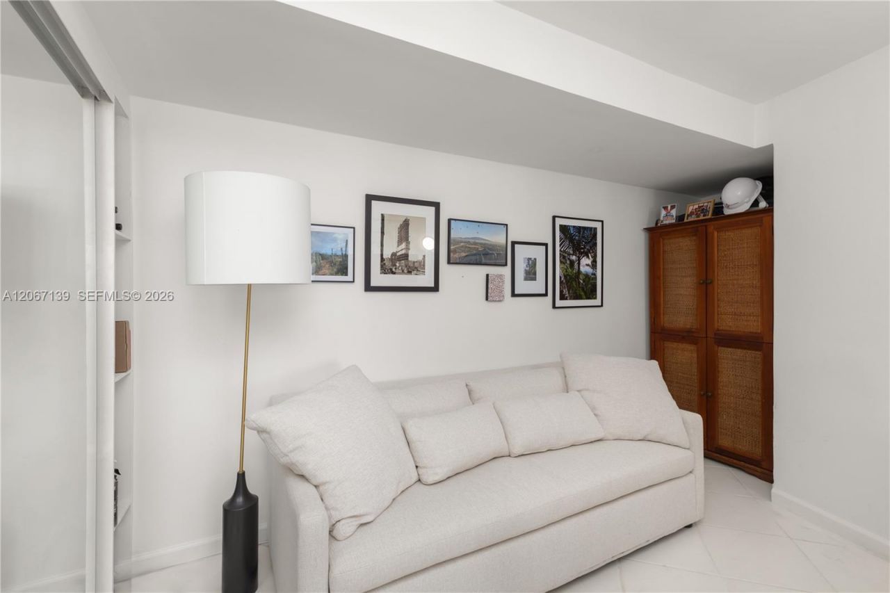 401 Ocean Dr, Unit 316, Miami Beach, FL 33139 Photo