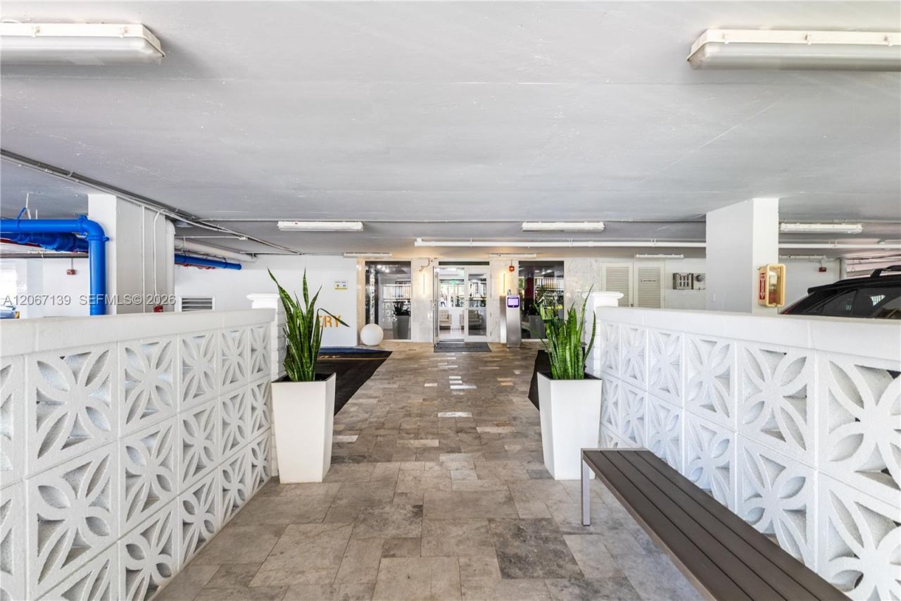 401 Ocean Dr , Unit 316, Miami Beach, FL 33139 Photo