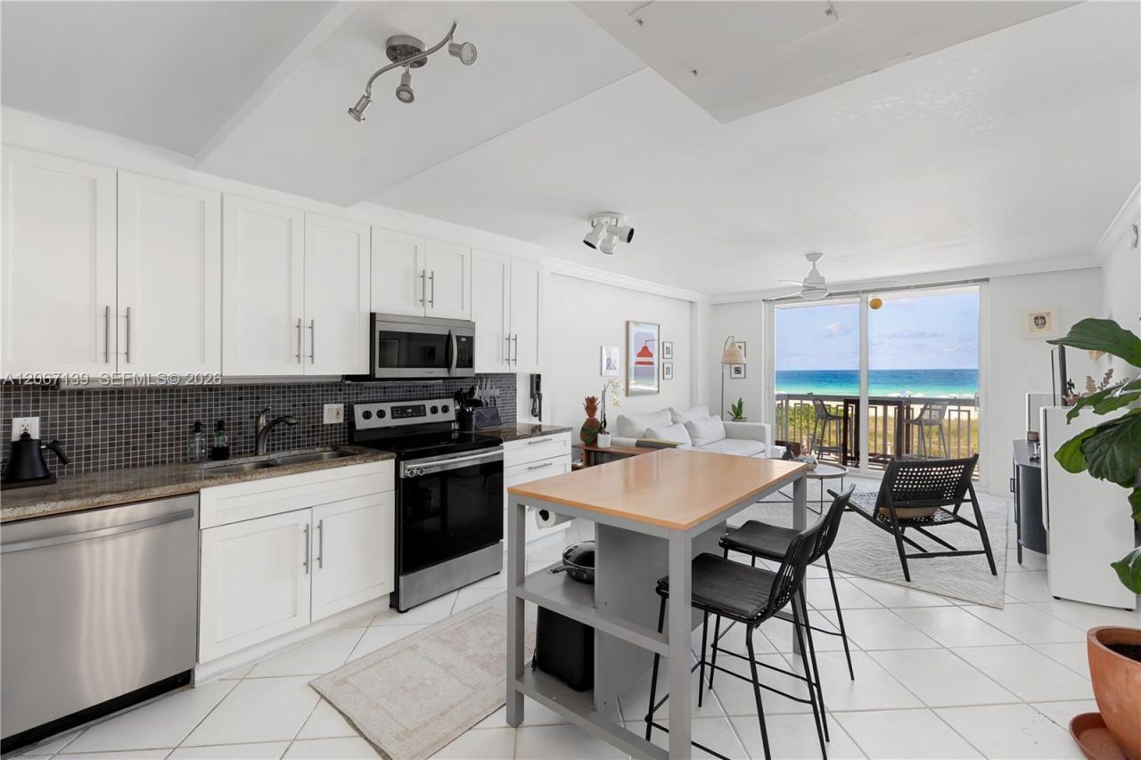 401 Ocean Dr, Unit 316, Miami Beach, FL 33139 Photo