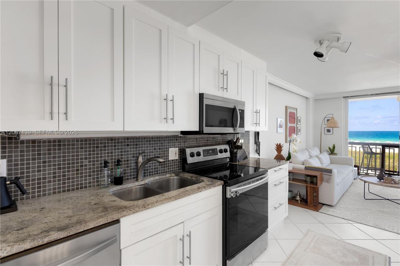 401 Ocean Dr, Unit 316, Miami Beach, FL 33139 Photo