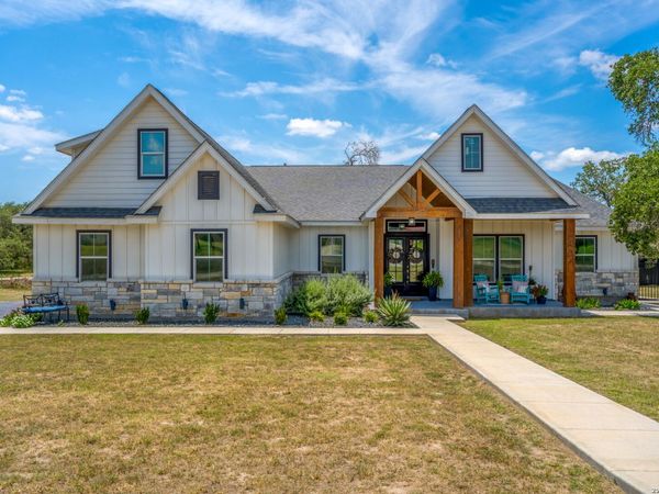 240 Eaglerock, Poteet, TX 78065