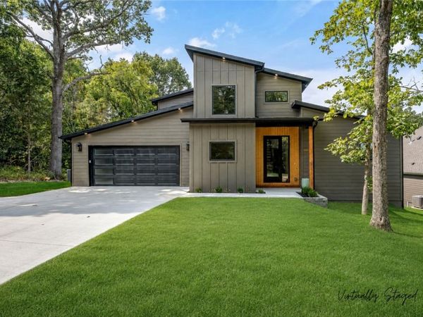 17 Nairn Lane, Bella Vista, AR 72715