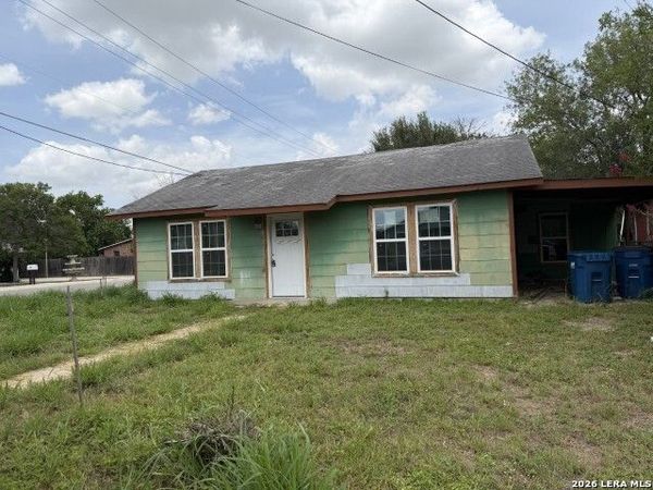 244 FOUNT ST, Pleasanton, TX 78064