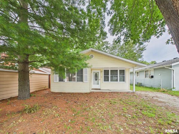 423 E JEFFERSON Street, Riverton, IL 62561