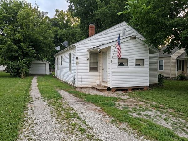 4611 N Alby Road , Godfrey, IL 62035