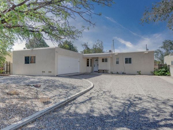7716 McKnight Avenue NE, Albuquerque, NM 87110
