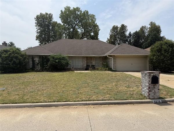 9216 NW Lansbrook Lane, Oklahoma City, OK 73132