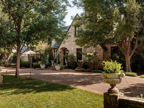 6638 Avondale Drive, Oklahoma City, OK 73116