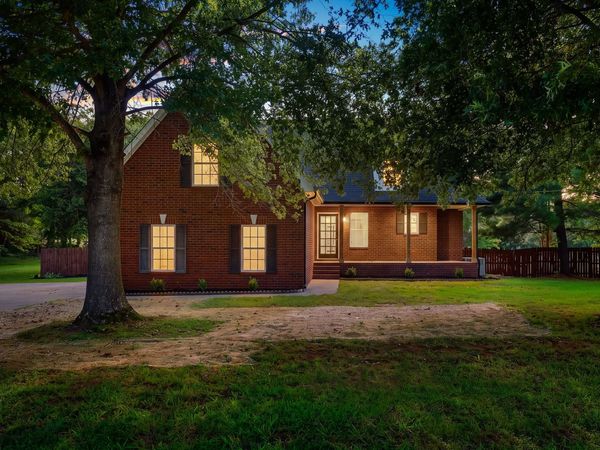 105 Four Season Dr , Murfreesboro, TN 37129
