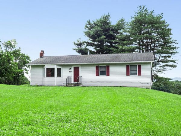 866 County Route 12 , New Hampton, NY 10958
