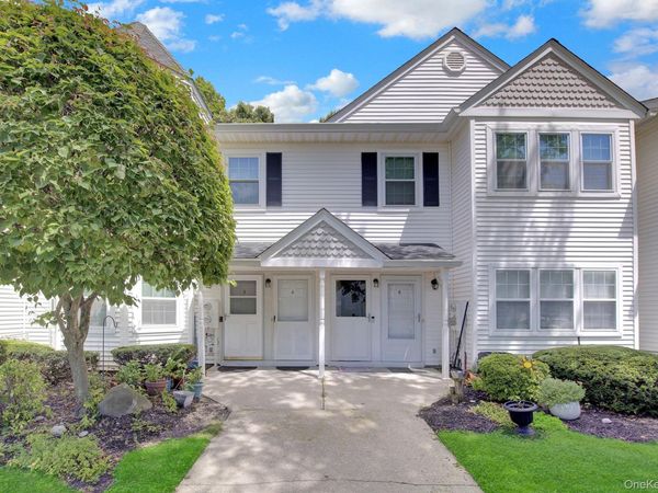 4 Country View Lane , Middle Island, NY 11953