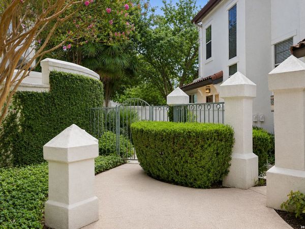 208 Grandview, UNIT 5, Alamo Heights, TX 78209