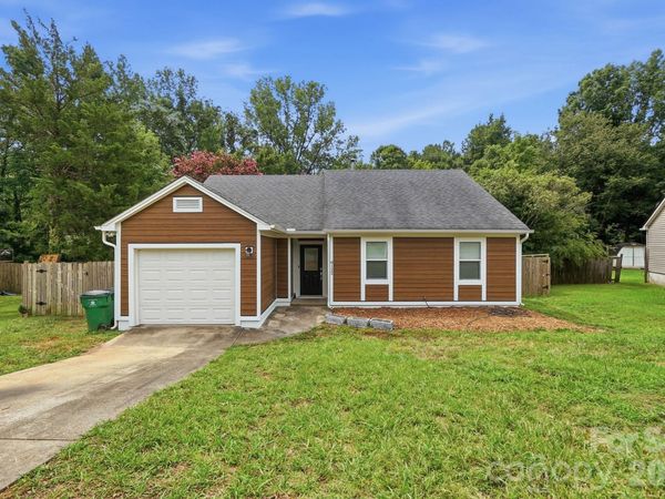 8122 Sherington Way , Charlotte, NC 28227