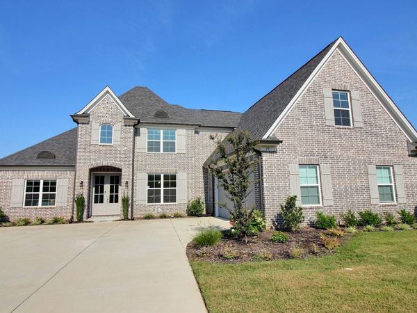 15 GRAYS HOLLOW DR, Cordova, TN 38018