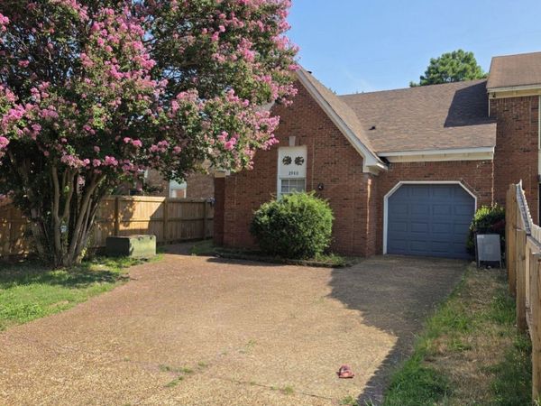 2980 HUNTINGTON TRAIL DR, Memphis, TN 38115