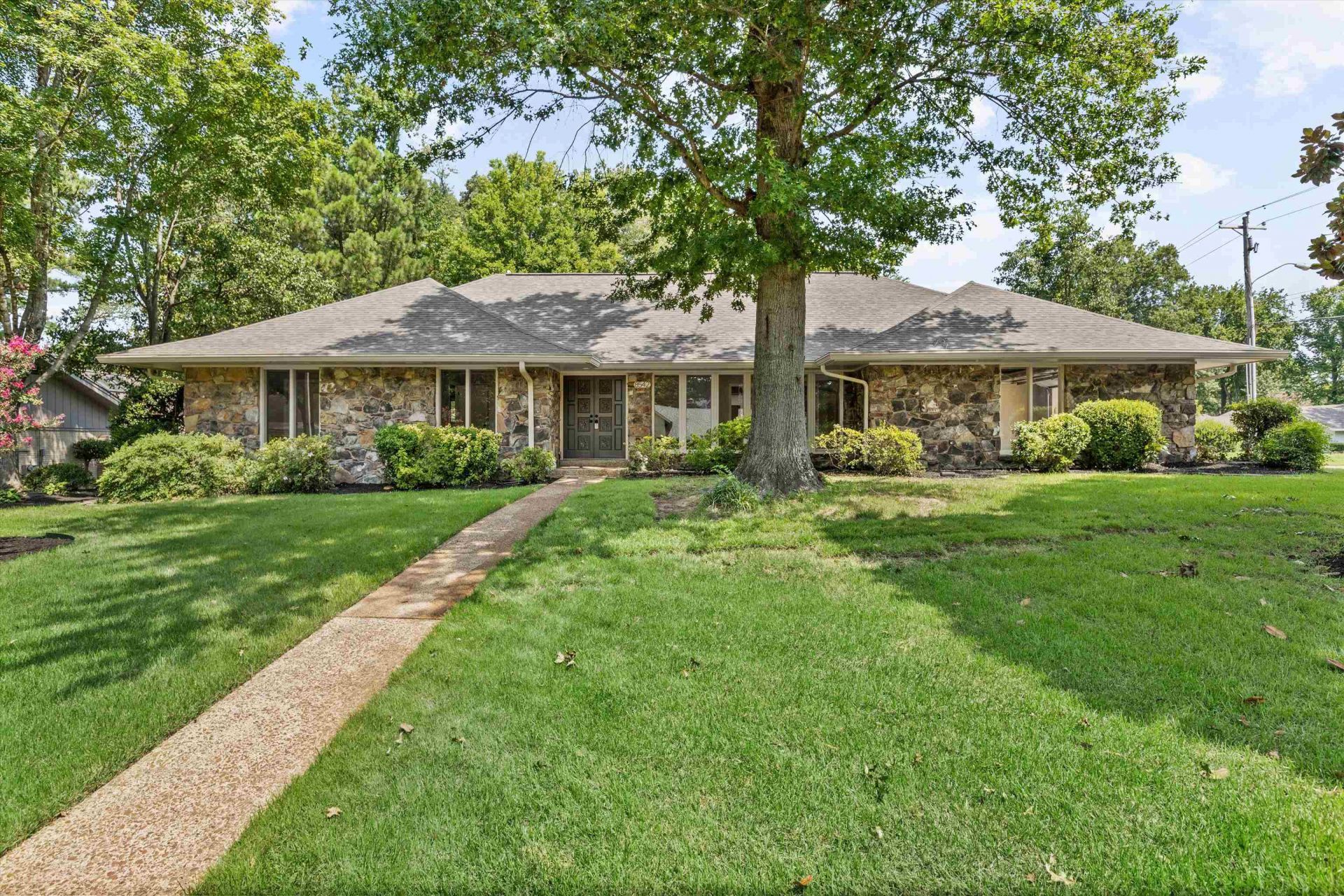 8542 Buckthorn Dr, Germantown, TN 38139 Main Photo