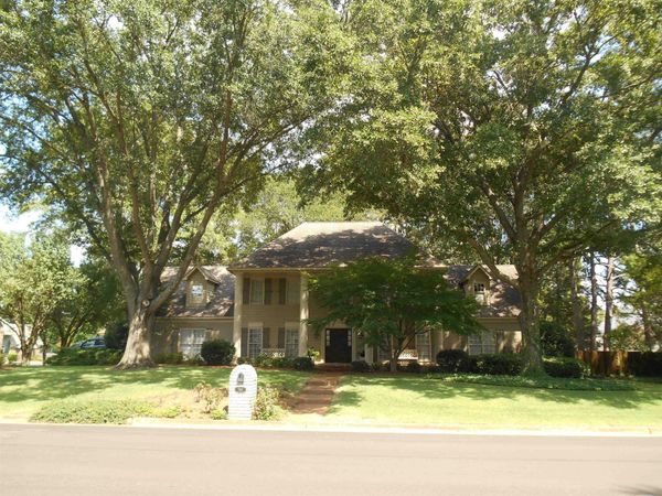 740 ROLLING OAKS LN, Collierville, TN 38017