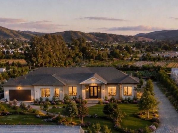 175 Johnson Road, Royal Oaks, CA 95076
