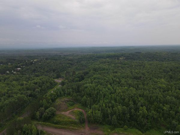 Near Old US 2 Highway, Wakefield, MI 49968