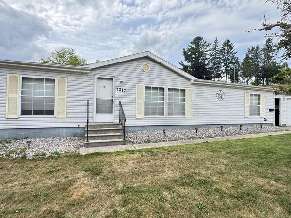 1217 Bluff Street, Norway, MI 49870