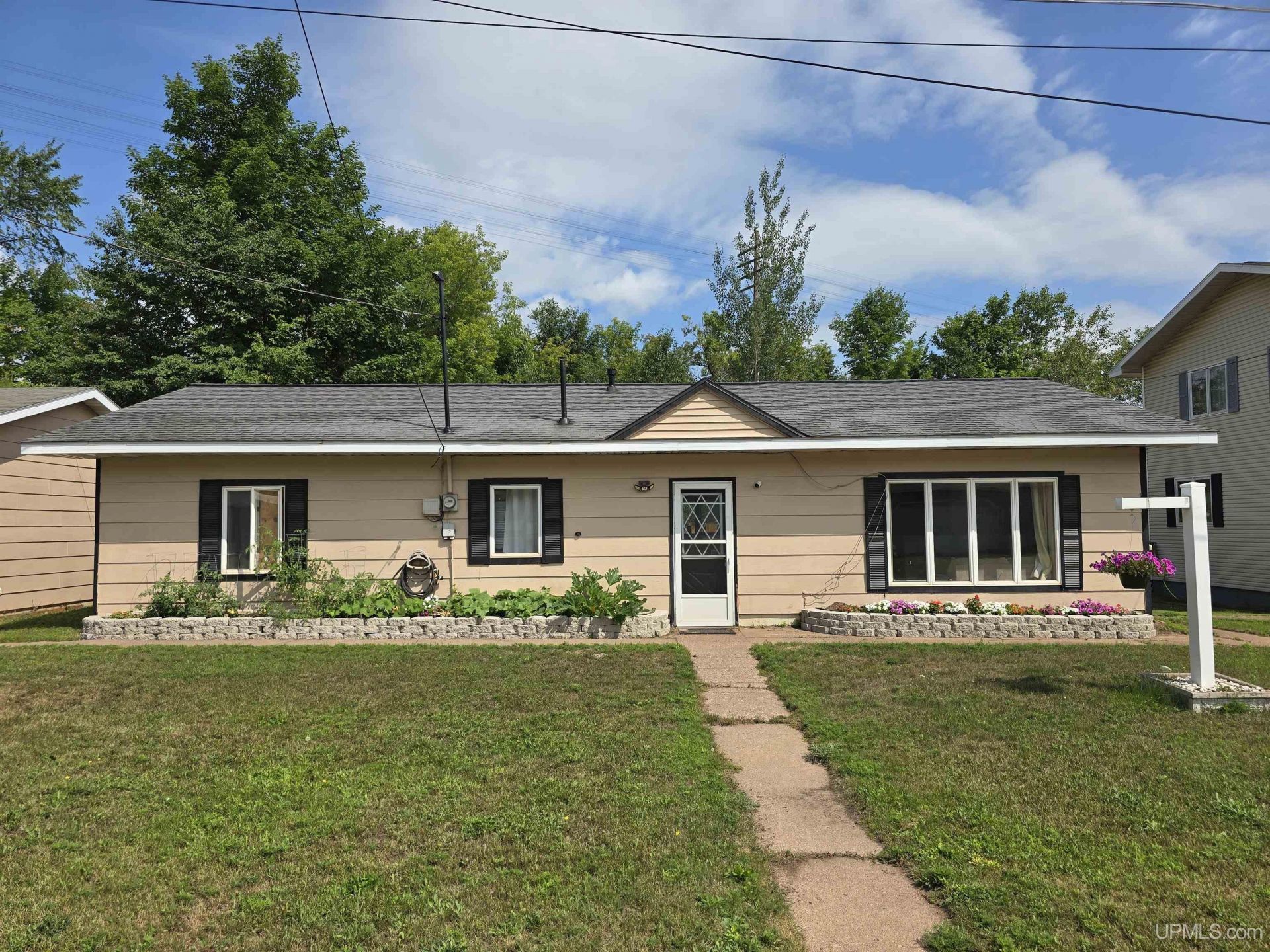 204 Cliff Street, Negaunee, MI 49866 Main Photo