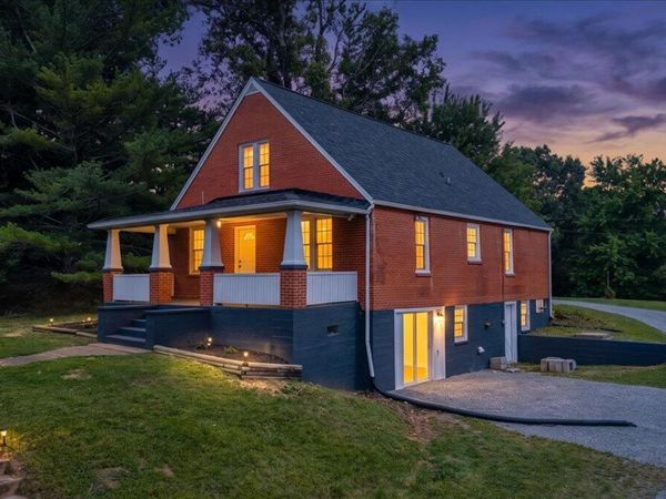 1578 Jordantown RD , Thaxton, VA 24174
