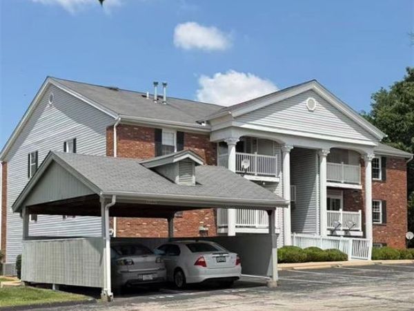 1960 Marine Terrace Drive , Unit H, Maryland Heights, MO 63146