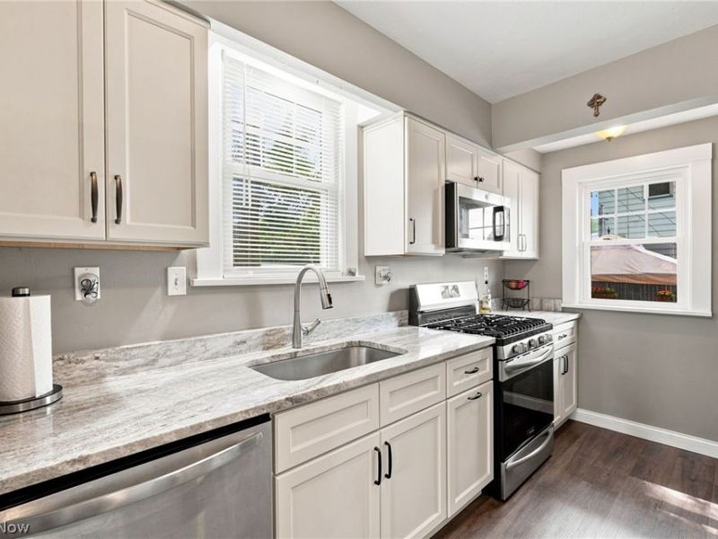 14521 Rainbow Avenue , Cleveland, OH 44111 Photo 11