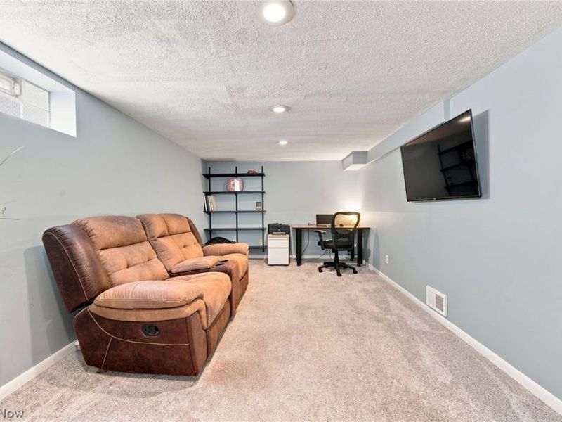 14521 Rainbow Avenue , Cleveland, OH 44111 Photo 31