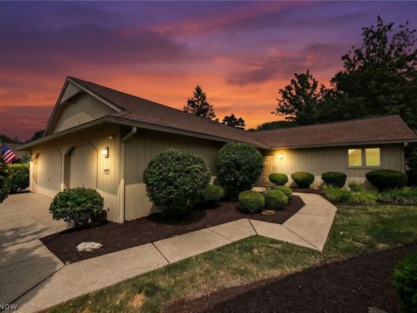 21327 Oak Bark Trail , Strongsville, OH 44149