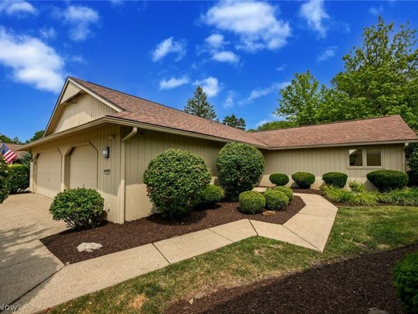 21327 Oak Bark Trail, Strongsville, OH 44149