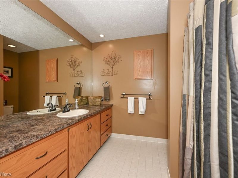 21327 Oak Bark Trail, Strongsville, OH 44149 Photo 16
