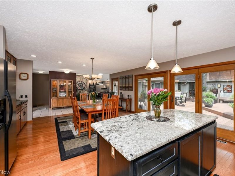 21327 Oak Bark Trail, Strongsville, OH 44149 Photo 4