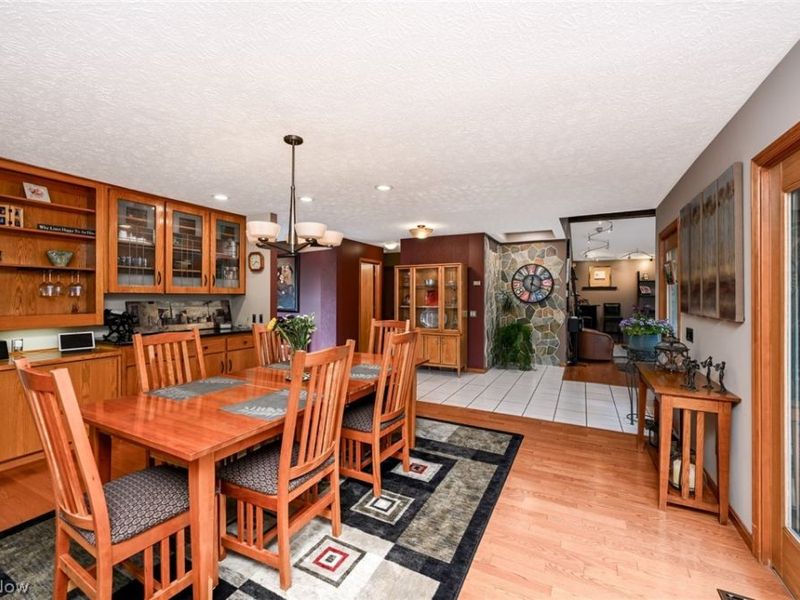 21327 Oak Bark Trail, Strongsville, OH 44149 Photo 5