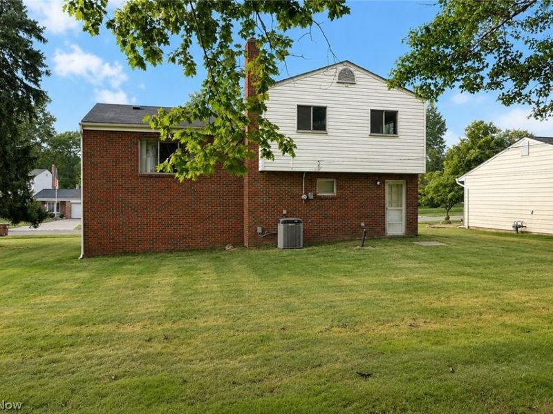 6221 Sequoia Drive, Parma, OH 44134 Photo 17