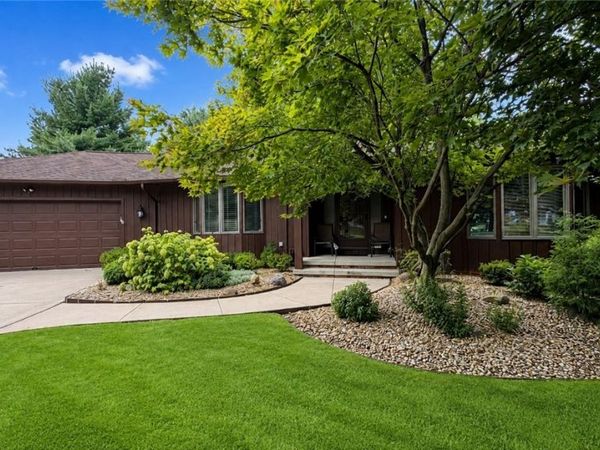 504 Sandhurst Drive, Highland Heights, OH 44143
