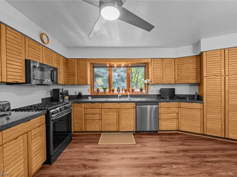 504 Sandhurst Drive, Highland Heights, OH 44143 Photo 11