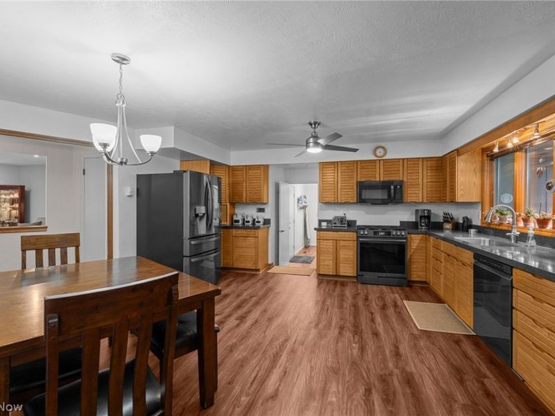 504 Sandhurst Drive, Highland Heights, OH 44143 Photo 13