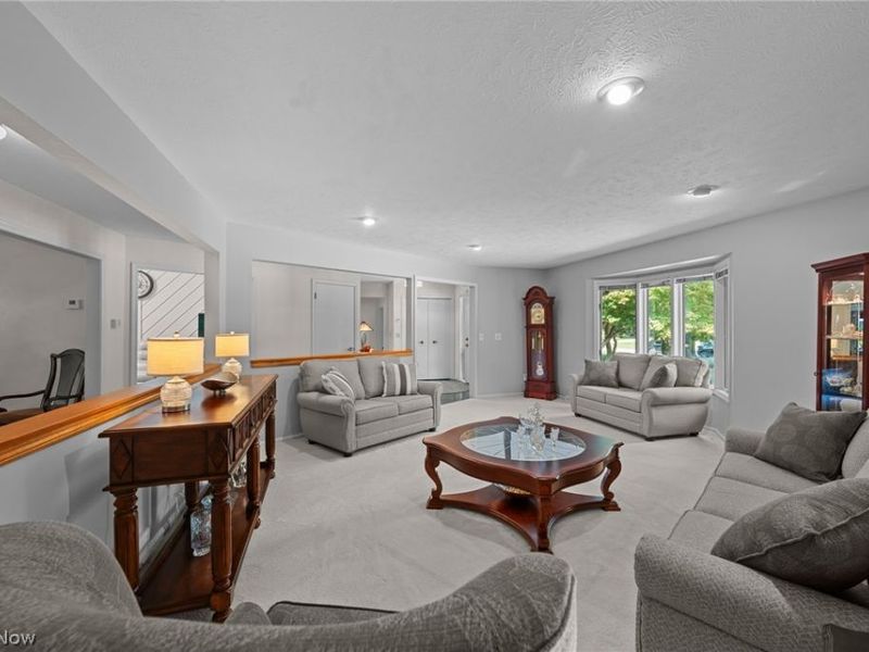 504 Sandhurst Drive, Highland Heights, OH 44143 Photo 7