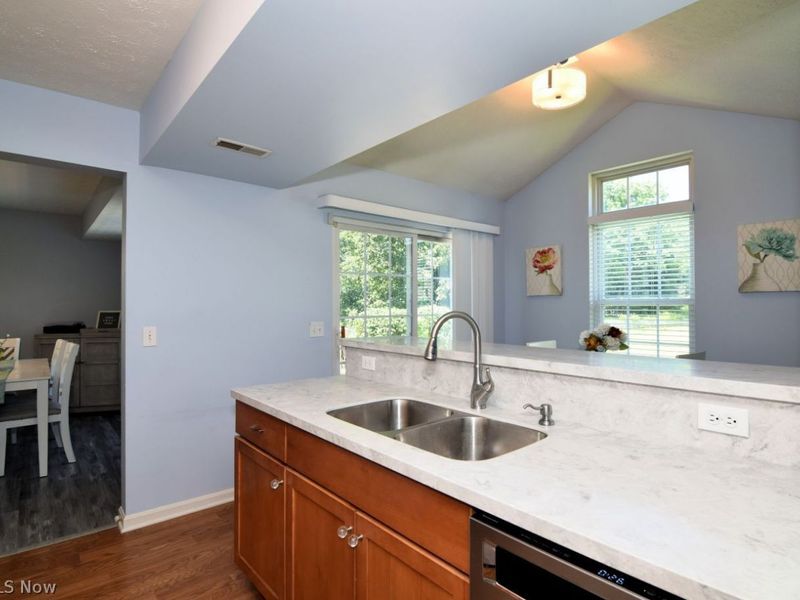 263 Teal Circle, Akron, OH 44319 Photo 10