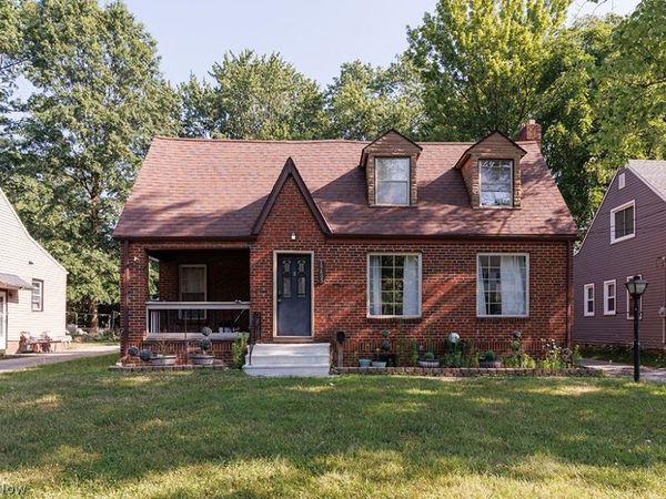 19405 Gladstone Road, Warrensville Heights, OH 44122
