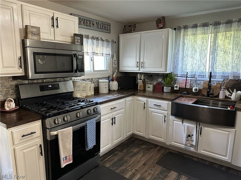 6764 N Main Street, North Kingsville, OH 44068 Photo 3