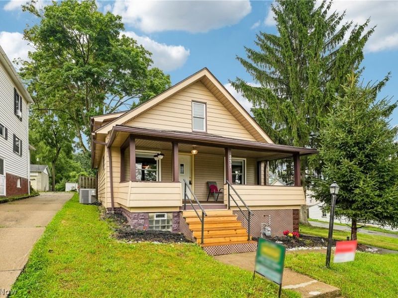 237 Watson Street, Lowellville, OH 44436 Photo 2