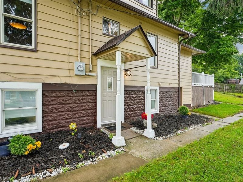 237 Watson Street, Lowellville, OH 44436 Photo 3