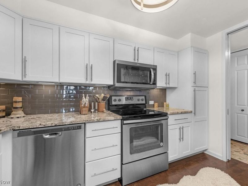 12700 Lake Avenue, Unit 3004, Lakewood, OH 44107 Photo 21
