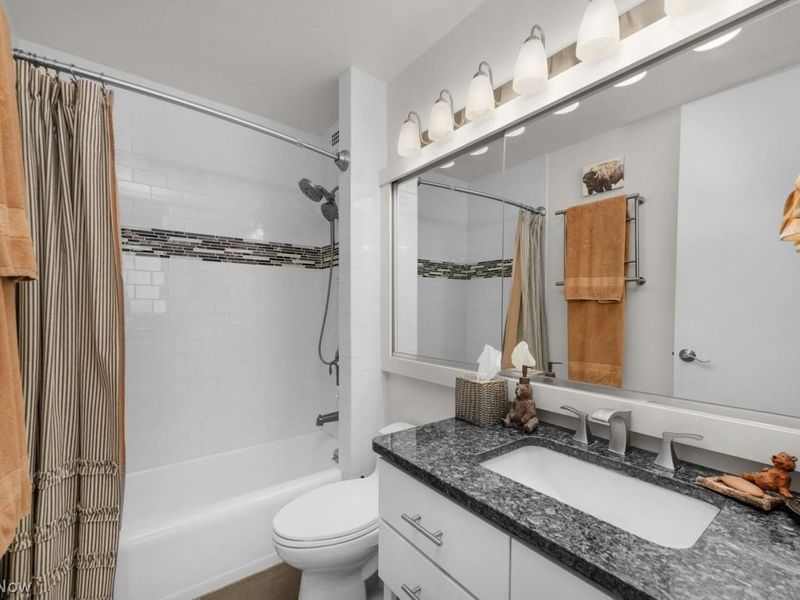 12700 Lake Avenue, Unit 3004, Lakewood, OH 44107 Photo 23