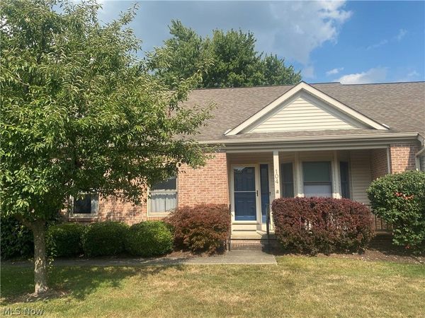 104 Waters Edge Drive, Elyria, OH 44035